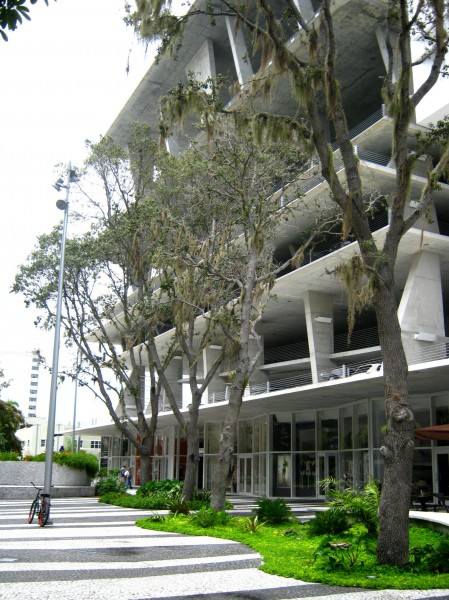 outsidebuilding